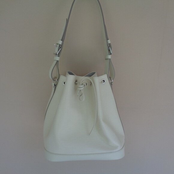 Louis Vuitton Petit Noe Epi Bucket Shoulder Bag - Picture 6 of 16